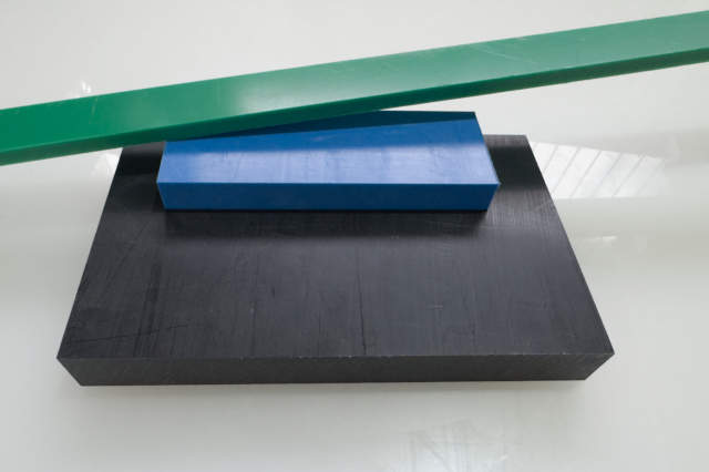 Foto Esempio di lastre in PVC Rigido lavorate in Abiplast S.r.l.