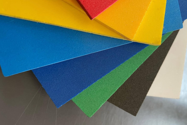 Foto Esempio di lastre in PVC Espanso (Forex®) lavorate in Abiplast S.r.l.